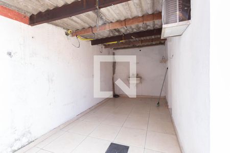 Casa para alugar com 70m², 2 quartos e 2 vagasArea de serviço externa