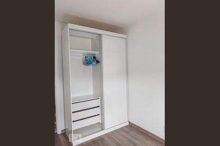 Dormitório de apartamento à venda com 2 quartos, 54m² em Passo da Areia, Porto Alegre