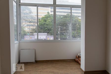 Sala de apartamento à venda com 2 quartos, 82m² em Pacaembu, São Paulo