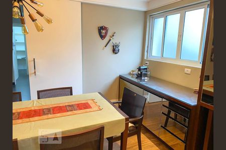 Apartamento para alugar com 244m², 3 quartos e 3 vagas Apartamento para alugar com 244m², 3 quartos e 3 vagasSala de jantar