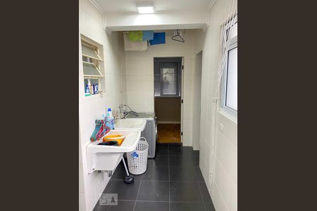 Apartamento para alugar com 244m², 3 quartos e 3 vagas Apartamento para alugar com 244m², 3 quartos e 3 vagasÁrea de serviço