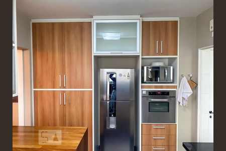 Apartamento para alugar com 244m², 3 quartos e 3 vagas Apartamento para alugar com 244m², 3 quartos e 3 vagasCozinha