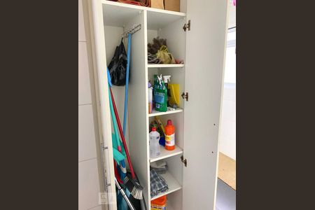 Apartamento para alugar com 244m², 3 quartos e 3 vagas Apartamento para alugar com 244m², 3 quartos e 3 vagasÁrea de serviço