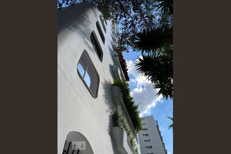 Apartamento para alugar com 244m², 3 quartos e 3 vagas Apartamento para alugar com 244m², 3 quartos e 3 vagasFachada