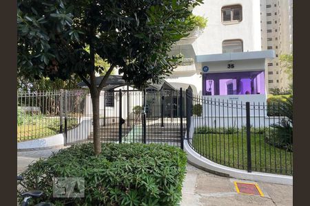 Apartamento para alugar com 244m², 3 quartos e 3 vagas Apartamento para alugar com 244m², 3 quartos e 3 vagasFachada