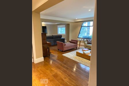 Apartamento para alugar com 244m², 3 quartos e 3 vagas Apartamento para alugar com 244m², 3 quartos e 3 vagasSala