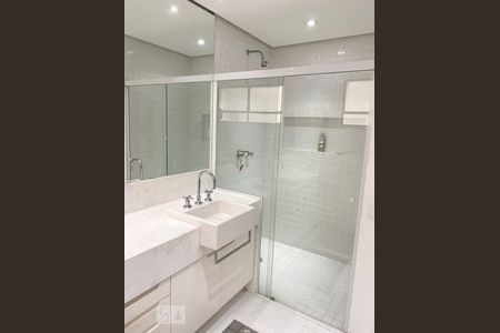 Apartamento para alugar com 244m², 3 quartos e 3 vagas Apartamento para alugar com 244m², 3 quartos e 3 vagasBanheiro - suíte master
