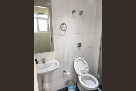 Apartamento para alugar com 244m², 3 quartos e 3 vagas Apartamento para alugar com 244m², 3 quartos e 3 vagasBanheiro de serviço