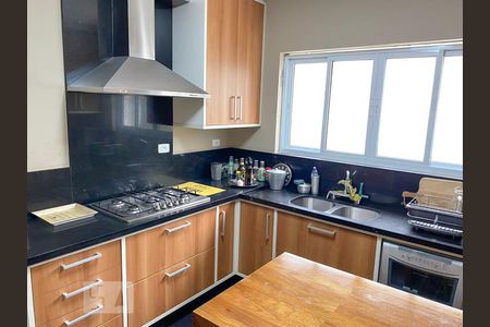 Apartamento para alugar com 244m², 3 quartos e 3 vagas Apartamento para alugar com 244m², 3 quartos e 3 vagasCozinha