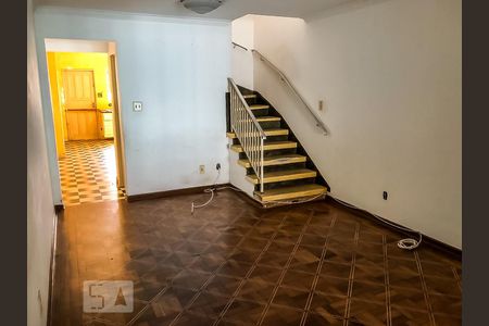 Sala de casa para alugar com 2 quartos, 110m² em Jardim Independência, São Paulo