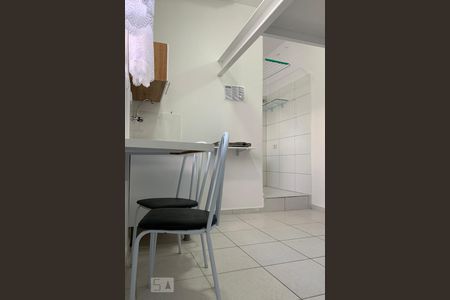 Cozinha de kitnet/studio para alugar com 1 quarto, 18m² em Jardim Lourdes (zona Sul), São Paulo