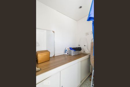 Apartamento para alugar com 280m², 2 quartos e 2 vagas Apartamento para alugar com 280m², 2 quartos e 2 vagasQuarto de Serviço