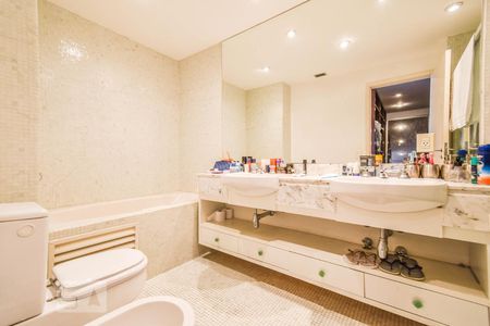 Apartamento para alugar com 280m², 2 quartos e 2 vagas Apartamento para alugar com 280m², 2 quartos e 2 vagasSuíte 1 - Banheiro