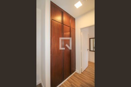 Corredor de apartamento para alugar com 1 quarto, 51m² em Cambuí, Campinas