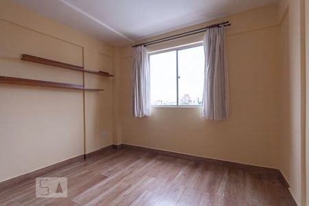 Quarto 1 de apartamento para alugar com 2 quartos, 60m² em Bacacheri, Curitiba
