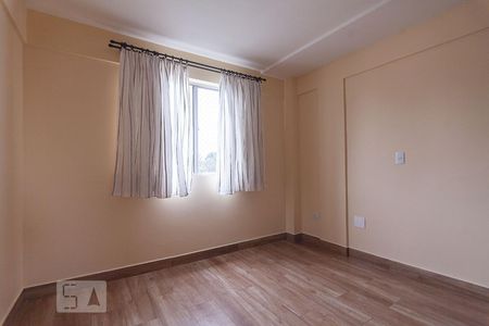 Quarto 2 de apartamento para alugar com 2 quartos, 60m² em Bacacheri, Curitiba
