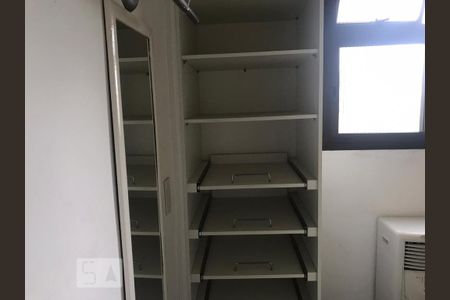 Quarto de apartamento para alugar com 3 quartos, 83m² em Paraíso do Morumbi, São Paulo
