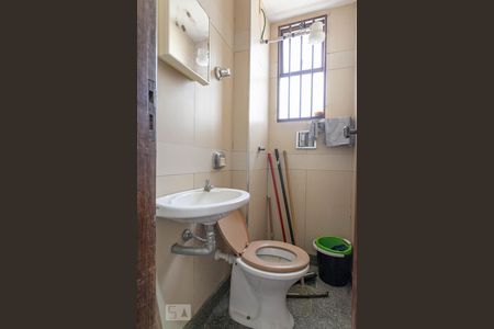 Apartamento para alugar com 180m², 4 quartos e 2 vagas Apartamento para alugar com 180m², 4 quartos e 2 vagasBanheiro de serviço