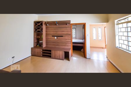 Casa para alugar com 2 quartos, 120m² em Vila Monumento, São Paulo