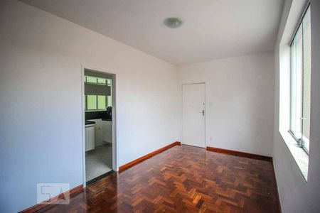 Sala de apartamento para alugar com 3 quartos, 89m² em Cruzeiro, Belo Horizonte