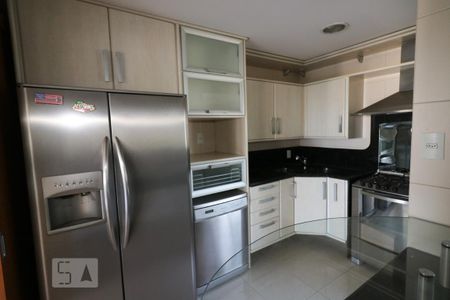 Apartamento à venda com 280m², 4 quartos e 3 vagas Apartamento à venda com 280m², 4 quartos e 3 vagasCozinha