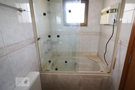 Apartamento à venda com 280m², 4 quartos e 3 vagas Apartamento à venda com 280m², 4 quartos e 3 vagasBanheiro da Suíte 2