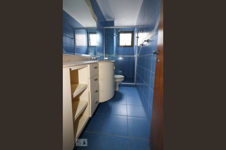 Apartamento à venda com 280m², 4 quartos e 3 vagas Apartamento à venda com 280m², 4 quartos e 3 vagasBanheiro Social 2