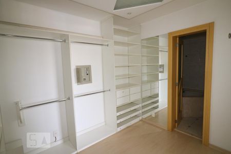 Apartamento à venda com 280m², 4 quartos e 3 vagas Apartamento à venda com 280m², 4 quartos e 3 vagasCloset da suíte 1
