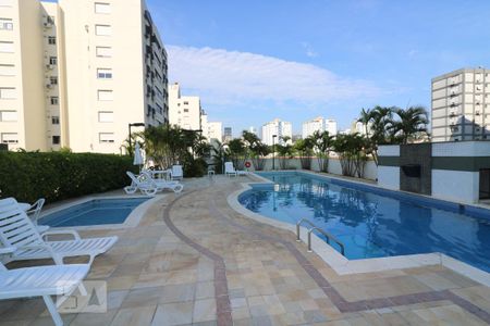 Apartamento à venda com 280m², 4 quartos e 3 vagas Apartamento à venda com 280m², 4 quartos e 3 vagasÁrea comum - Piscina