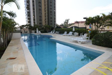 Apartamento à venda com 280m², 4 quartos e 3 vagas Apartamento à venda com 280m², 4 quartos e 3 vagasÁrea comum - Piscina
