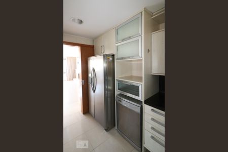 Apartamento à venda com 280m², 4 quartos e 3 vagas Apartamento à venda com 280m², 4 quartos e 3 vagasCozinha
