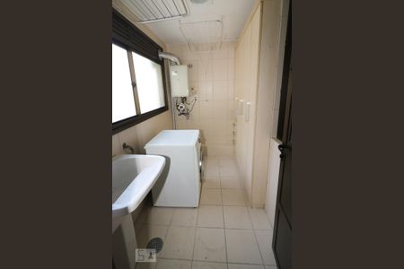 Apartamento à venda com 280m², 4 quartos e 3 vagas Apartamento à venda com 280m², 4 quartos e 3 vagasÁrea de Serviço