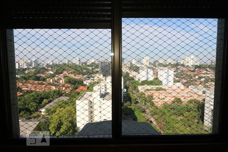 Apartamento à venda com 280m², 4 quartos e 3 vagas Apartamento à venda com 280m², 4 quartos e 3 vagasVista da Suíte 2