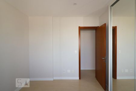 Apartamento à venda com 280m², 4 quartos e 3 vagas Apartamento à venda com 280m², 4 quartos e 3 vagasQuarto 2