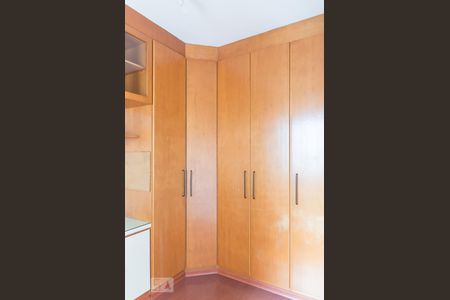 Apartamento para alugar com 76m², 3 quartos e 1 vaga Apartamento para alugar com 76m², 3 quartos e 1 vagaQuarto 2 - Armários