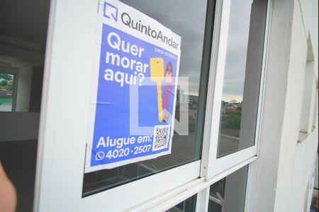 Apartamento para alugar com 69m², 2 quartos e 1 vagaAdesivo na Janela