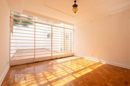 Sala de casa à venda com 3 quartos, 400m² em Vila Madalena, São Paulo