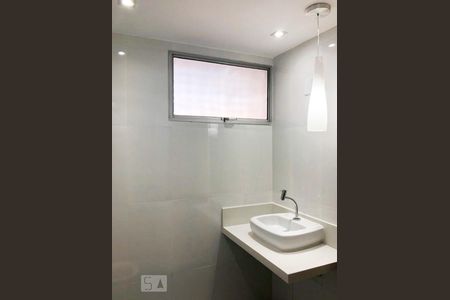 Banheiro de apartamento para alugar com 3 quartos, 80m² em Vila Sofia, São Paulo
