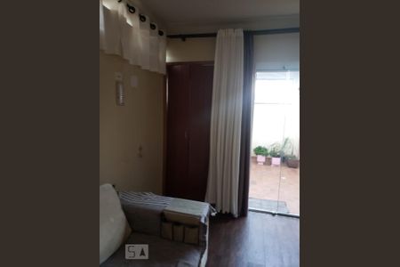 Sala de casa para alugar com 2 quartos, 150m² em Jardim Mirna, Taboão da Serra