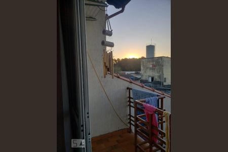 Sacada do Quarto de casa para alugar com 2 quartos, 150m² em Jardim Mirna, Taboão da Serra
