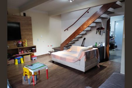 Sala de casa para alugar com 2 quartos, 150m² em Jardim Mirna, Taboão da Serra