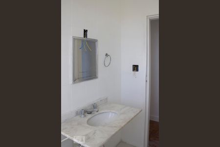 Casa à venda com 300m², 3 quartos e 1 vagaBanheiro