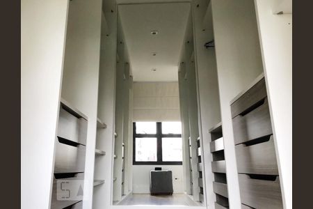 Closet de apartamento para alugar com 1 quarto, 70m² em Vila Suzana, São Paulo
