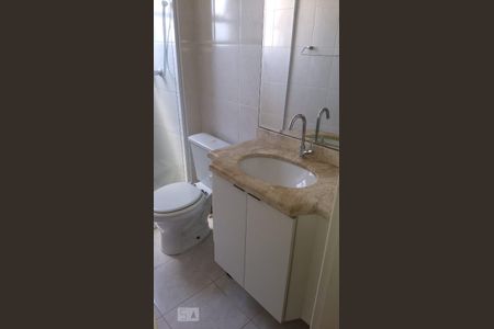Banheiro de apartamento para alugar com 2 quartos, 57m² em Rudge Ramos, São Bernardo do Campo