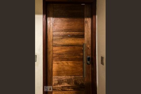 Apartamento para alugar com 65m², 2 quartos e 1 vaga Apartamento para alugar com 65m², 2 quartos e 1 vagaPorta de Entrada