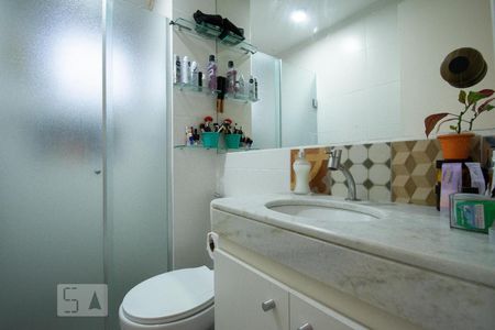 Apartamento para alugar com 55m², 2 quartos e 1 vaga Apartamento para alugar com 55m², 2 quartos e 1 vagaBanheiro