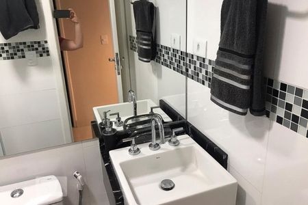 Banheiro social de apartamento para alugar com 2 quartos, 62m² em Alto da Mooca, São Paulo