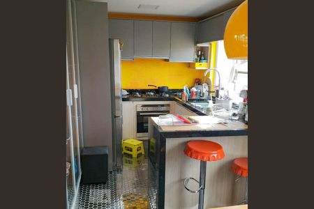 Casa de condomínio para alugar com 160m², 4 quartos e 3 vagasCozinha - Armários