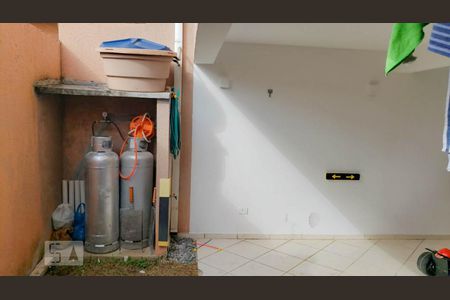 Casa de condomínio para alugar com 160m², 4 quartos e 3 vagasQuintal