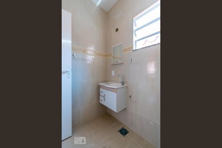Banheiro de kitnet/studio para alugar com 2 quartos, 60m² em Penha, Rio de Janeiro